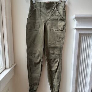 SPANX Stretch Twill Cargo Joggers in Darkened Olive